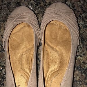 Taupe ballet flat naturalizer Women’s flat 7.5